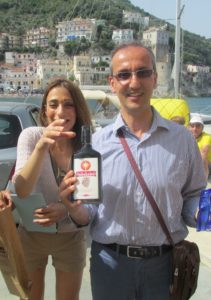 2016 - Vincenza e il sindaco di Cetara, Secondo Squizzato