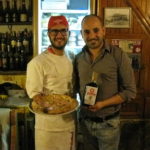 Caggiano: Enzo Sorbo con il maestro pizzaiolo del "Grotto Pizzeria Castello" Angelo Rumolo e la "Pizza dell'Amaro Teggiano" - Agosto 2015